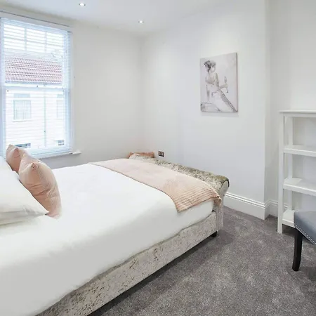 Host & - Simba House Saltburn-by-the-Sea