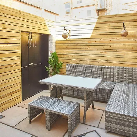 Host & - Simba House Holiday home *