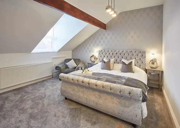 Host & - Simba House *